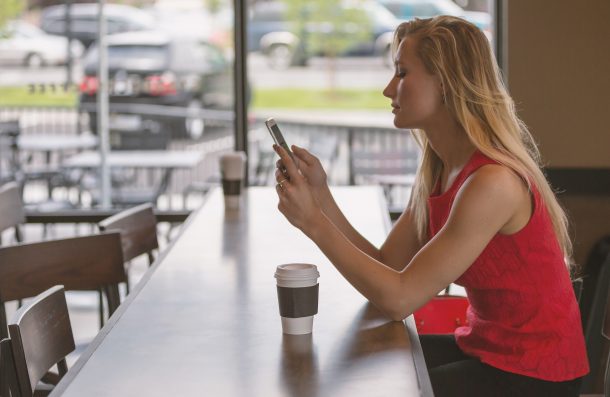 E-commerce: le donne acquistano di più